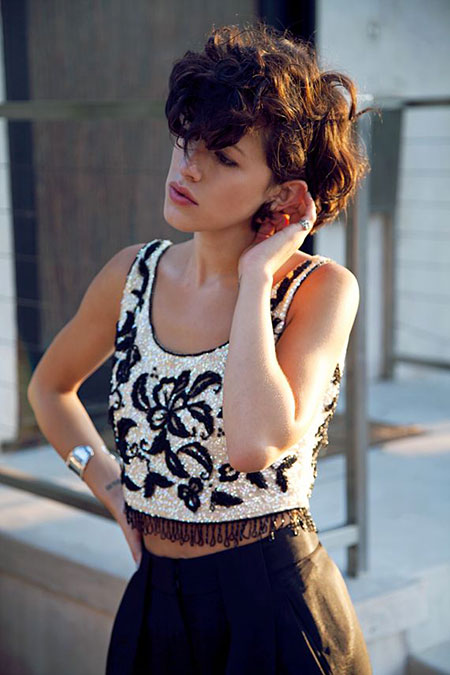 Short Hairstyles with Bangs - 8